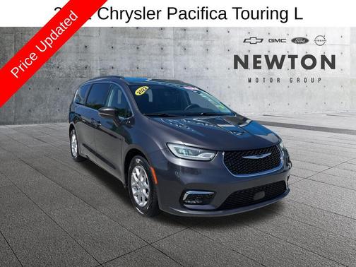 Granite Crystal Metallic Clearcoat 2022 Chrysler Pacifica Touring L
