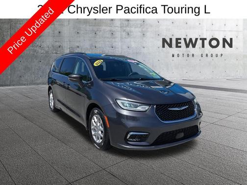 Granite Crystal Metallic Clearcoat 2022 Chrysler Pacifica Touring L