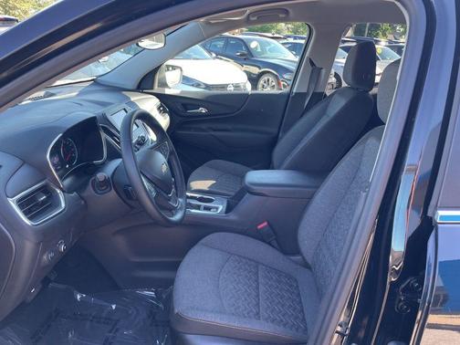 Mosaic Black Metallic 2024 Chevrolet Equinox 1LT