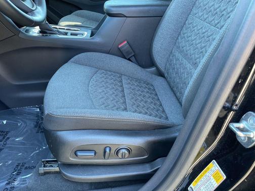 Mosaic Black Metallic 2024 Chevrolet Equinox 1LT