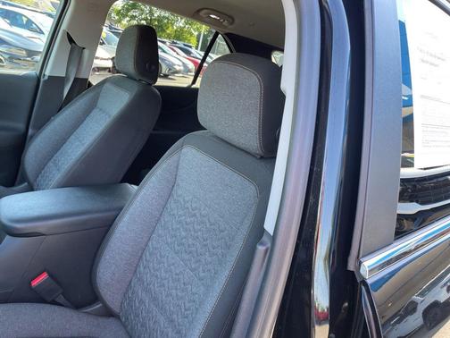 Mosaic Black Metallic 2024 Chevrolet Equinox 1LT