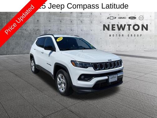Bright White Clearcoat 2025 Jeep Compass Latitude
