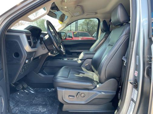 Silver Metallic 2022 Ford Expedition Max XLT