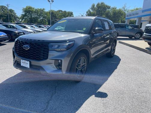 CARBONIZED GRAY METALLIC 2025 Ford Explorer ST-Line