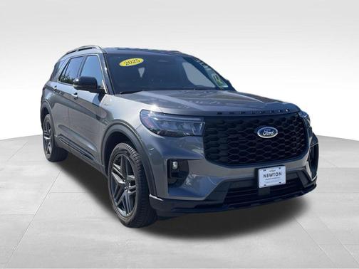 CARBONIZED GRAY METALLIC 2025 Ford Explorer ST-Line