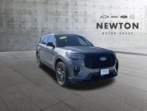 CARBONIZED GRAY METALLIC 2025 Ford Explorer ST-Line
