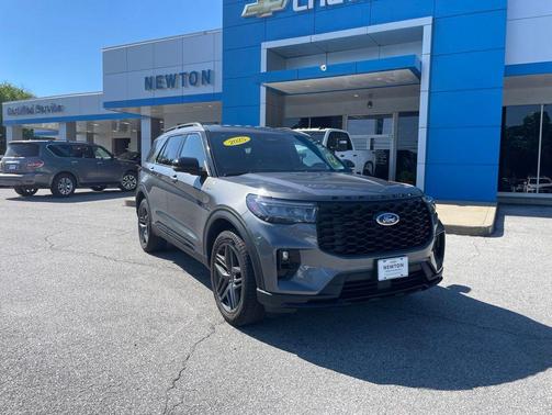 CARBONIZED GRAY METALLIC 2025 Ford Explorer ST-Line