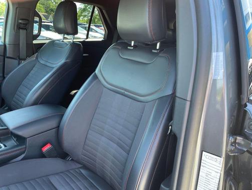CARBONIZED GRAY METALLIC 2025 Ford Explorer ST-Line