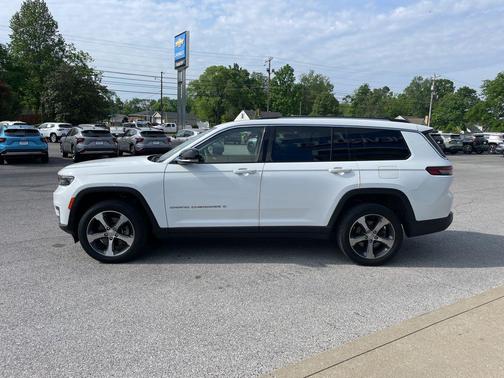 Bright White Clearcoat 2023 Jeep Grand Cherokee L Limited