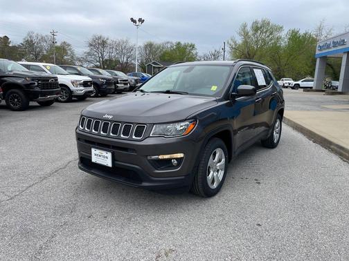 Granite Crystal Metallic Clearcoat 2018 Jeep Compass Latitude