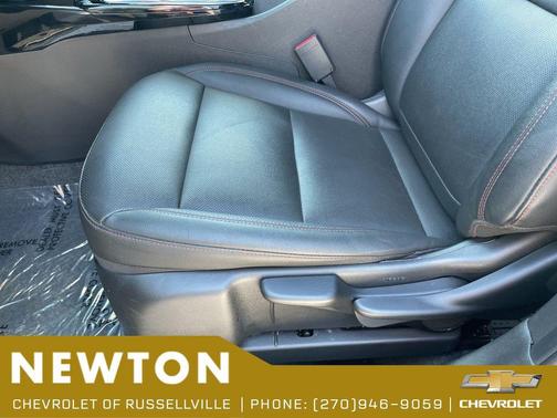 Mosaic Black Metallic 2025 Chevrolet Trax FWD 2RS