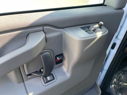 2025 Chevrolet Express 2500 RWD 2500 Regular Wheelbase WT