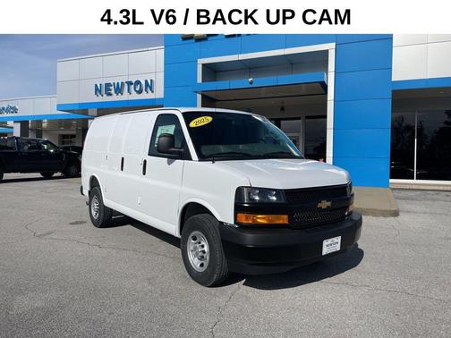 2025 Chevrolet Express 2500 RWD 2500 Regular Wheelbase WT