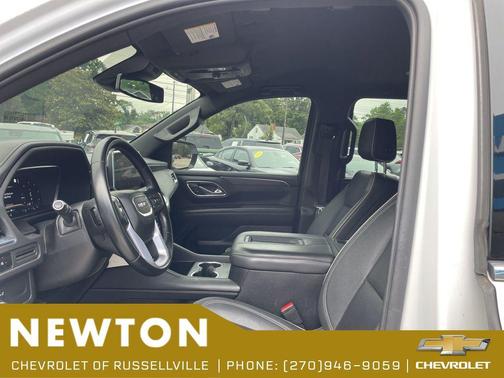 Summit White 2023 GMC Yukon XL SLT
