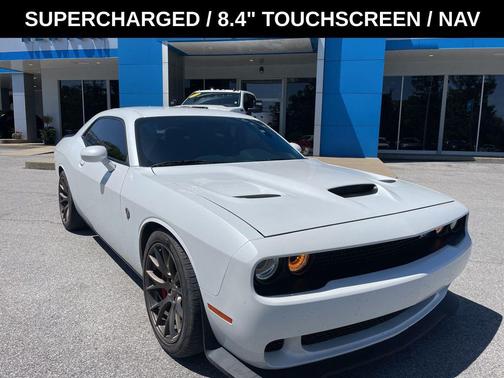 Ivory White Tri-Coat Pearl 2016 Dodge Challenger SRT Hellcat