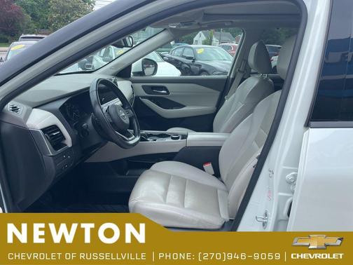 Pearl White Tricoat 2023 Nissan Rogue SL
