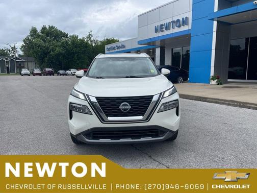 Pearl White Tricoat 2023 Nissan Rogue SL
