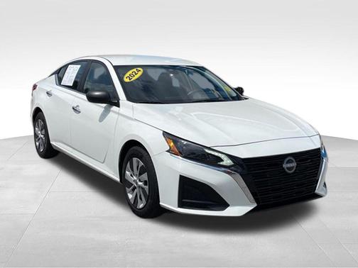 Glacier White 2024 Nissan Altima S FWD