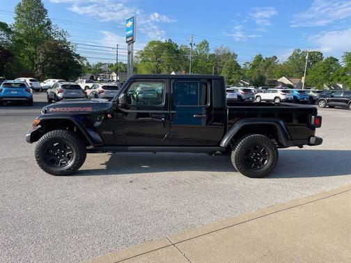 Black Clearcoat 2022 Jeep Gladiator Mojave 4x4