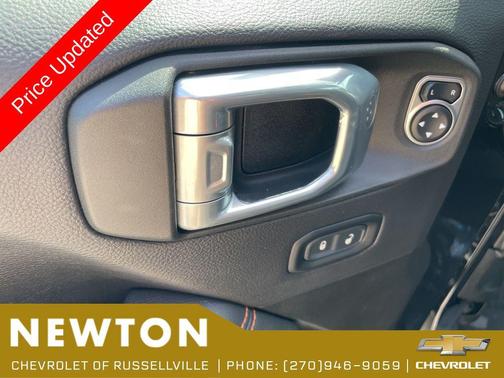 Black Clearcoat 2022 Jeep Gladiator Mojave 4x4