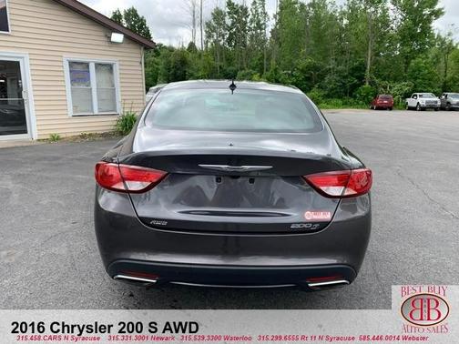 2016 Chrysler 200 S