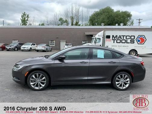 2016 Chrysler 200 S