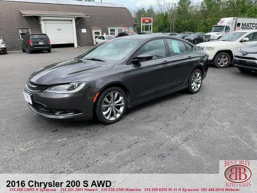 2016 Chrysler 200 S
