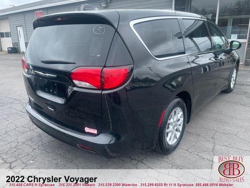 2022 Chrysler Voyager LX