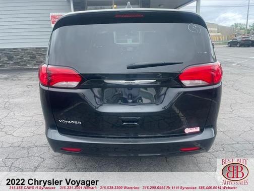 2022 Chrysler Voyager LX