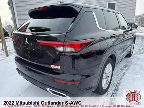 2022 Mitsubishi Outlander ES
