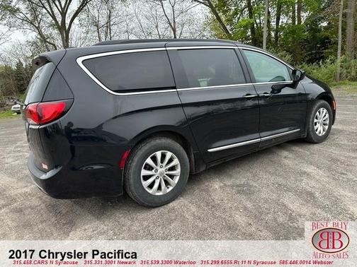 2017 Chrysler Pacifica Touring-L