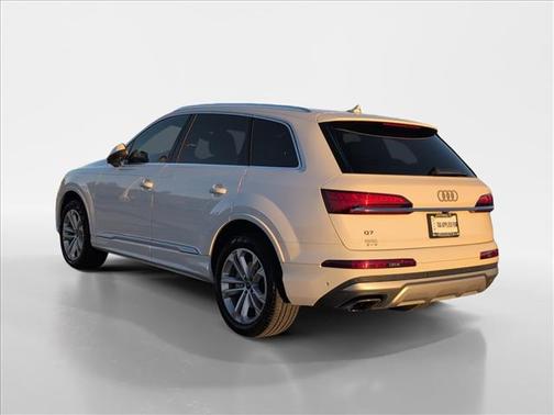 2025 Audi Q7 55 Premium Plus