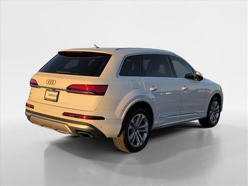 2025 Audi Q7 55 Premium Plus