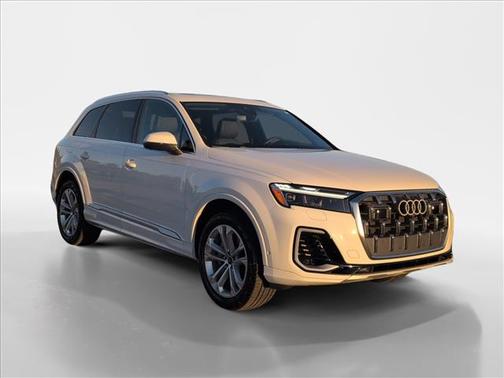 2025 Audi Q7 55 Premium Plus