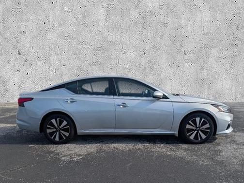 2022 Nissan Altima 2.5 SL