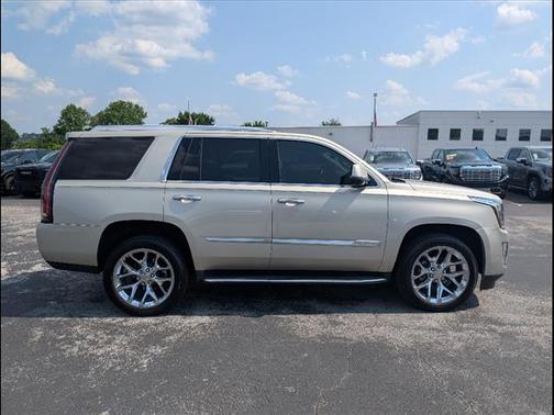 2017 Cadillac Escalade Luxury