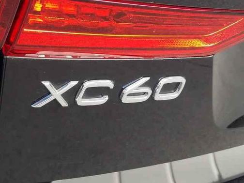 2021 Volvo XC60 T5 R-Design