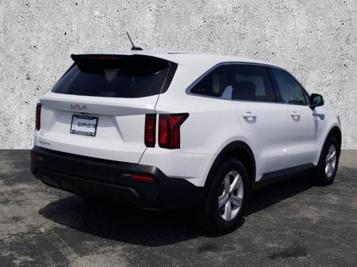 2023 Kia Sorento LX