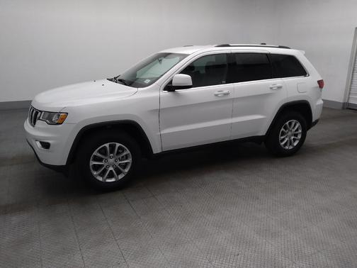 Bright White Clearcoat 2021 Jeep Grand Cherokee Laredo