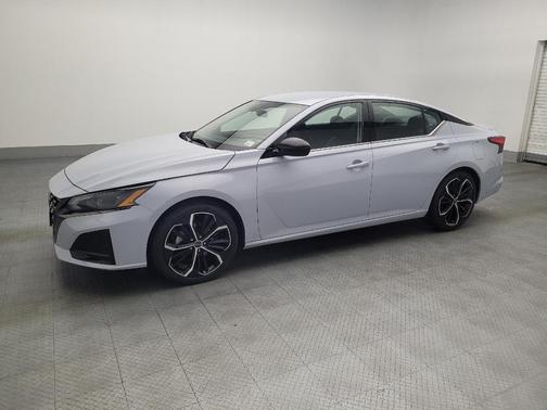 2023 Nissan Altima SR FWD