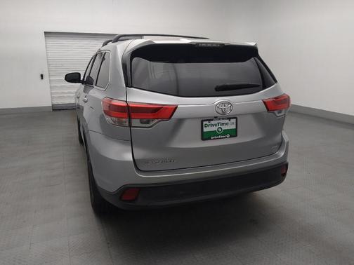 Celestial Silver Metallic 2019 Toyota Highlander LE