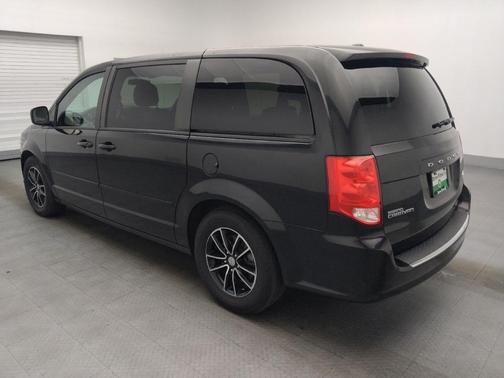 Brilliant Black Crystal Pearlcoat 2016 Dodge Grand Caravan R/T