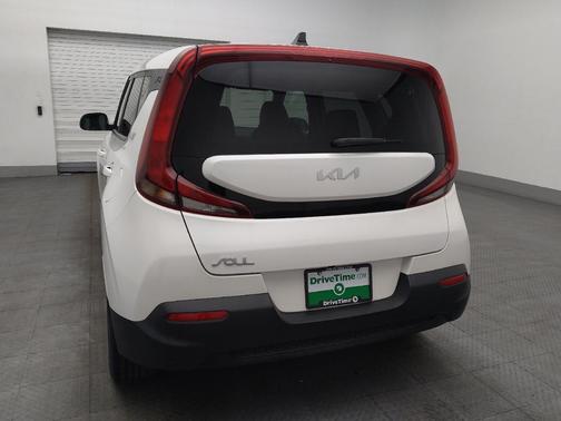 Snow White Pearl 2022 Kia Soul LX