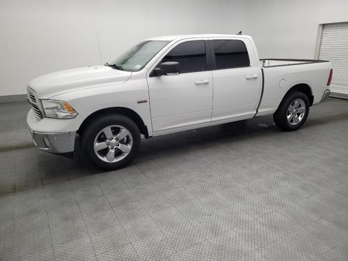 Bright White Clearcoat 2019 RAM 1500 Big Horn