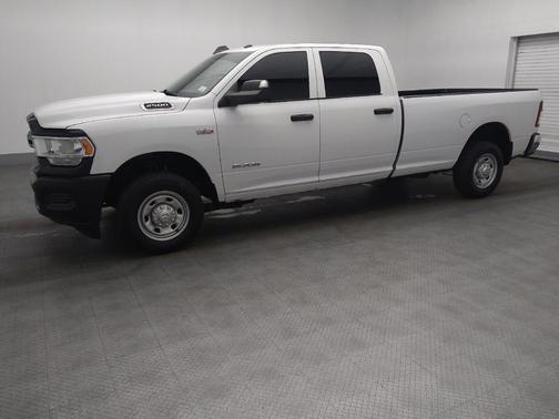 2022 RAM 2500 Tradesman Crew Cab 4x2 8' Box