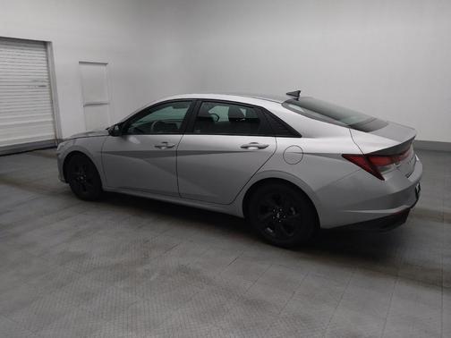 Shimmering Silver Pearl 2021 Hyundai ELANTRA SEL
