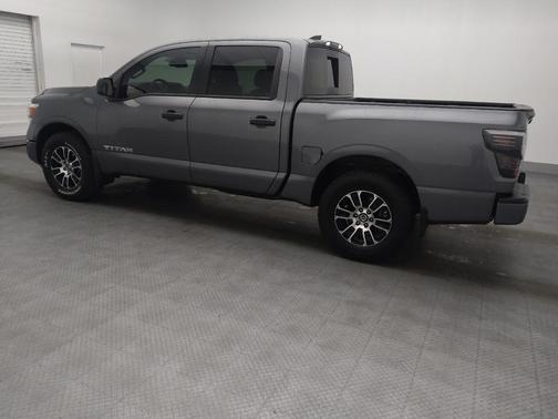 2022 Nissan Titan SV