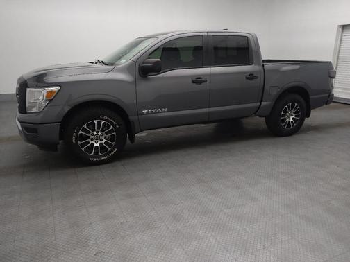 2022 Nissan Titan SV