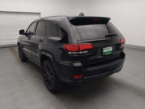 Diamond Black Crystal Pearlcoat 2021 Jeep Grand Cherokee Laredo