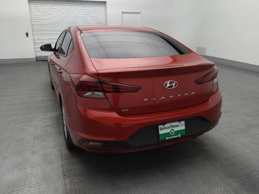 2020 Hyundai ELANTRA SE